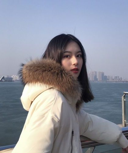 《师门上下都不对劲》作者：望三山
