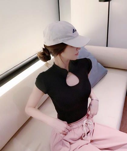 【耽美】《穿成万人迷的舔狗（又名：穿成疯批万人迷的舔狗）》作者：东度日
